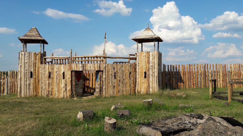 Рыцарский хутор в д. Филоновцы