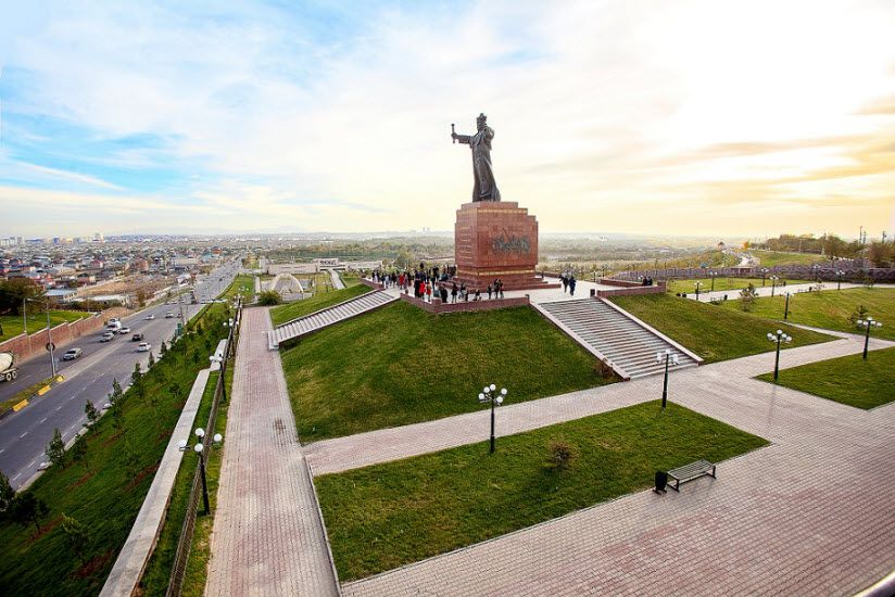 Монумент Байдибек би