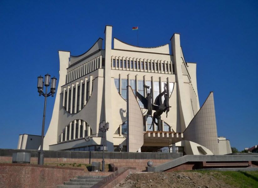 Драматический театр