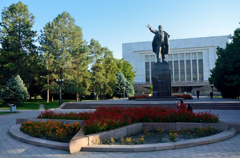 Памятник Ленину