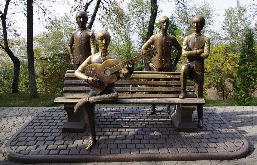 Памятник The Beatles