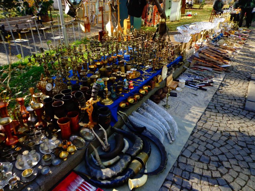 Блошиный рынок Сухой мост