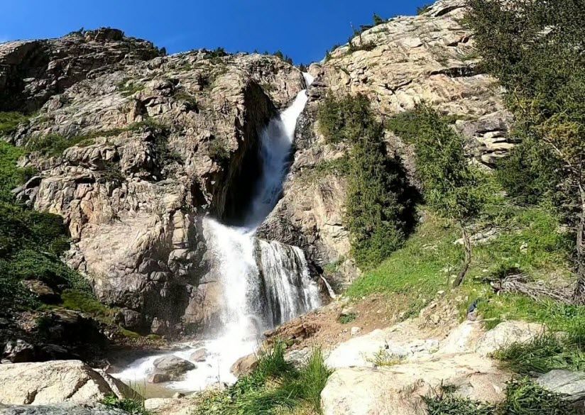 Водопад Бурхан Булак