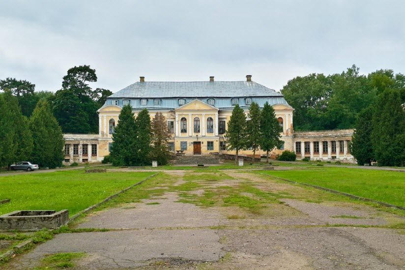 Дворцово-парковый комплекс Святск