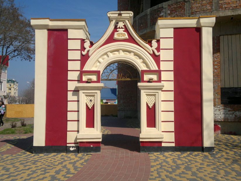 Старинная арка 19 века
