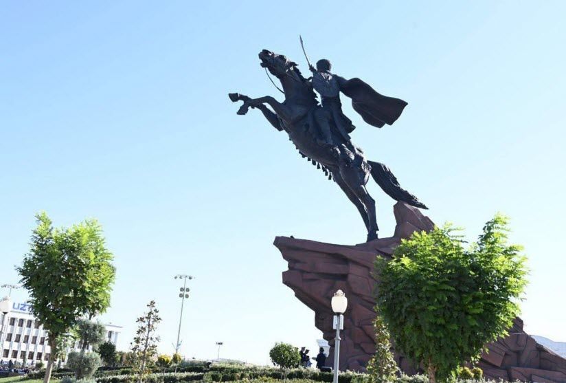 Новый памятник Джелал ад-Дину Мангуберди