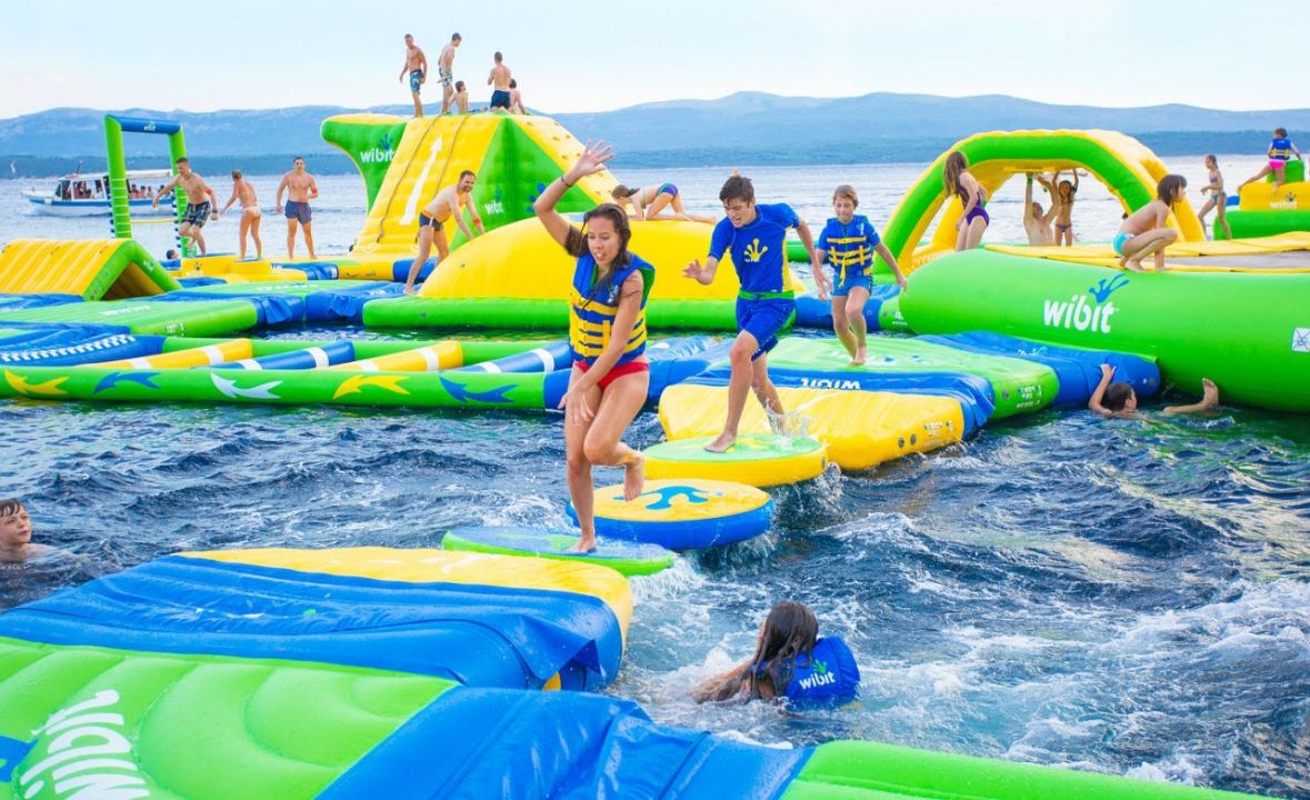 Аквапарк Aqua Bounce Ajman