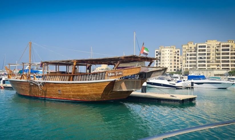 Яхт-клуб «Аль-Хамра» (Al Hamra Marina &amp; Yacht Club)