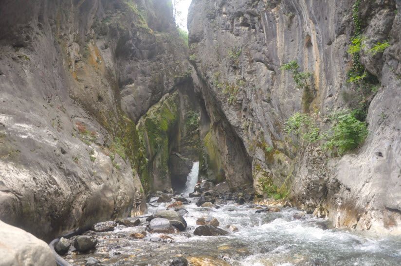 Водопад Saitabat Selalesi