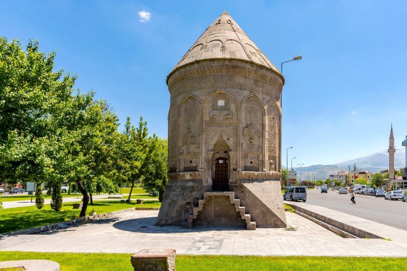 Гробница Донер Кумбет