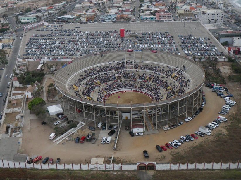 Арена для боя быков (Monumental Plaza de Toros)