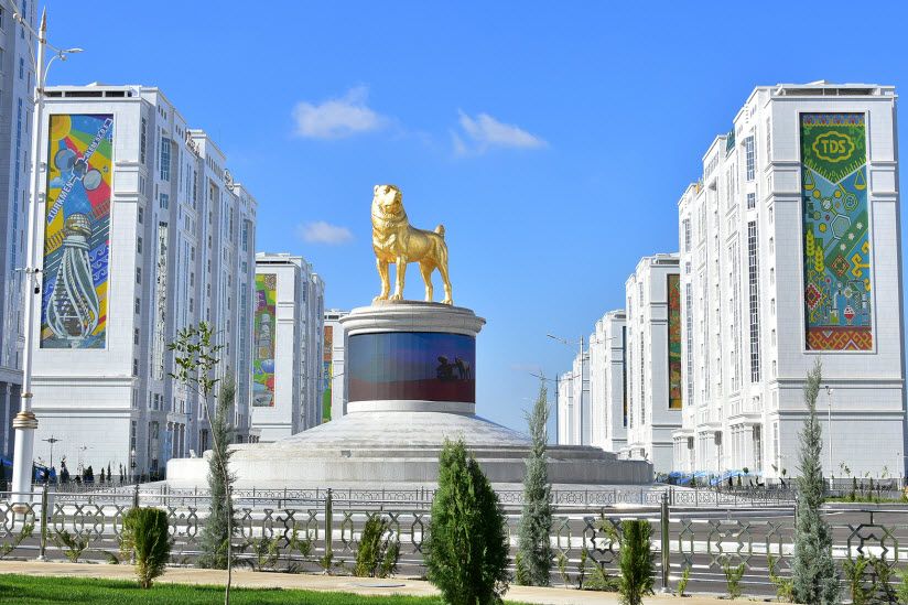 Монумент Туркменский алабай