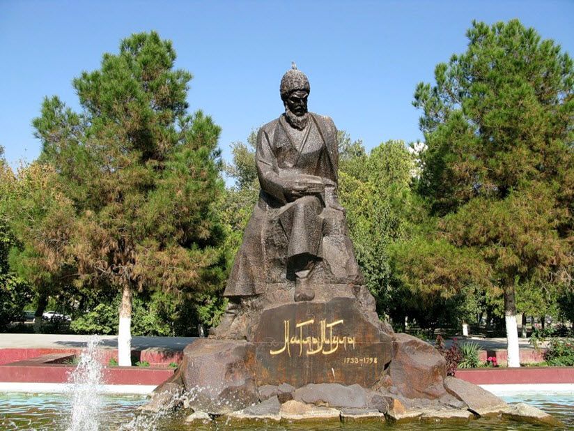 Памятники Махтумкули