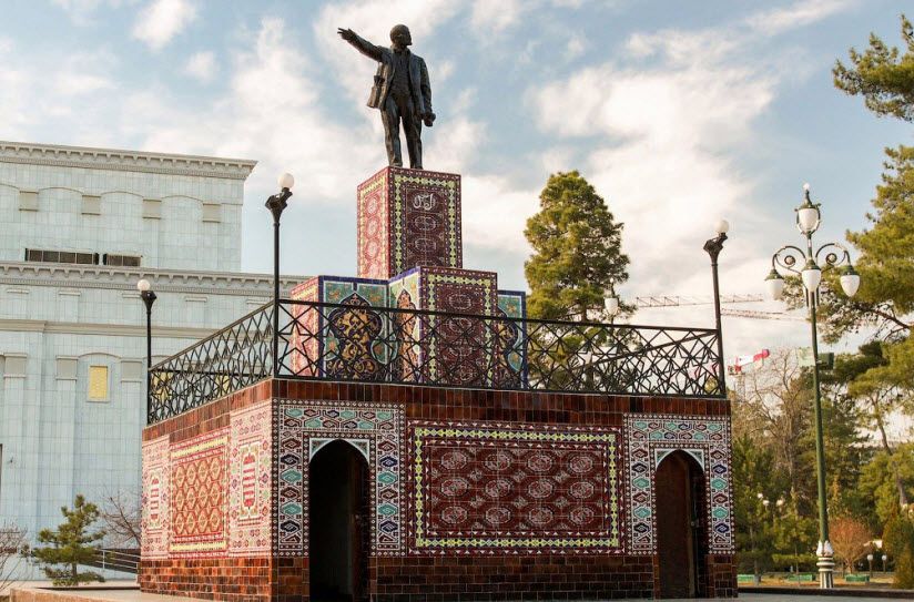 Памятник Ленину