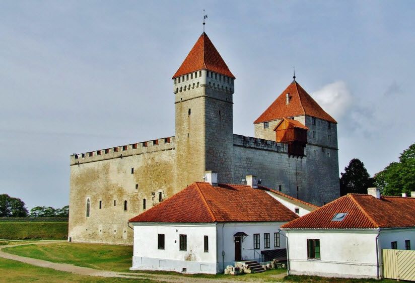Епископский замок Курессааре