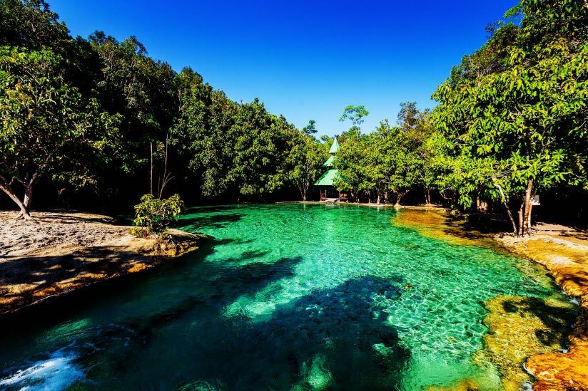 Голубое озеро (Emerald Pool)