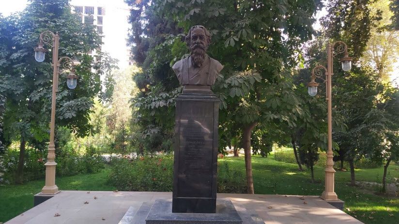 Памятник Рабиндранату Тагору