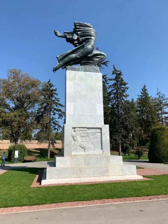 Памятник Благодарности Франции