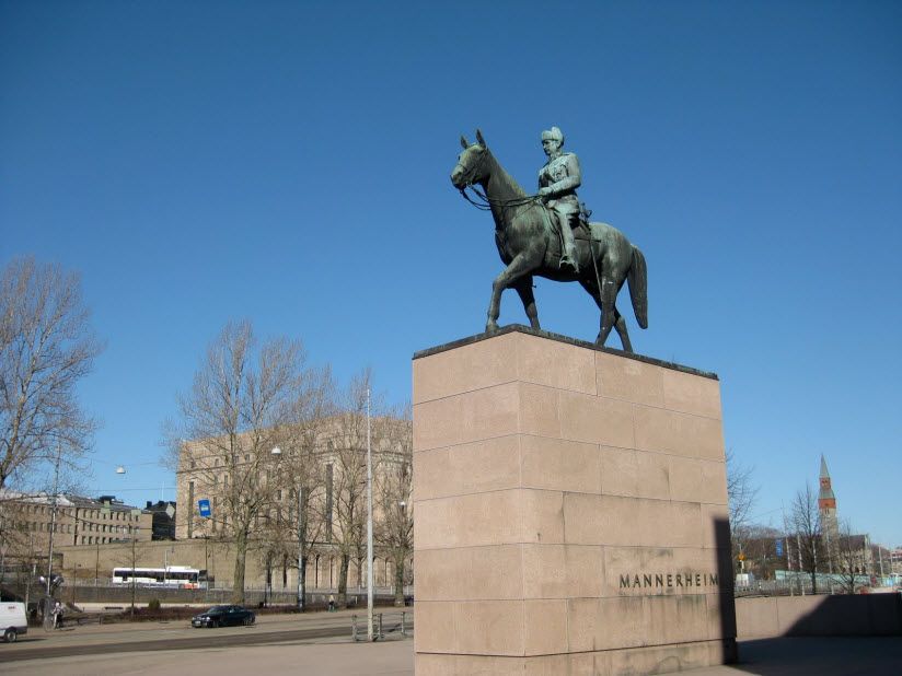 Конный памятник Маннергейму