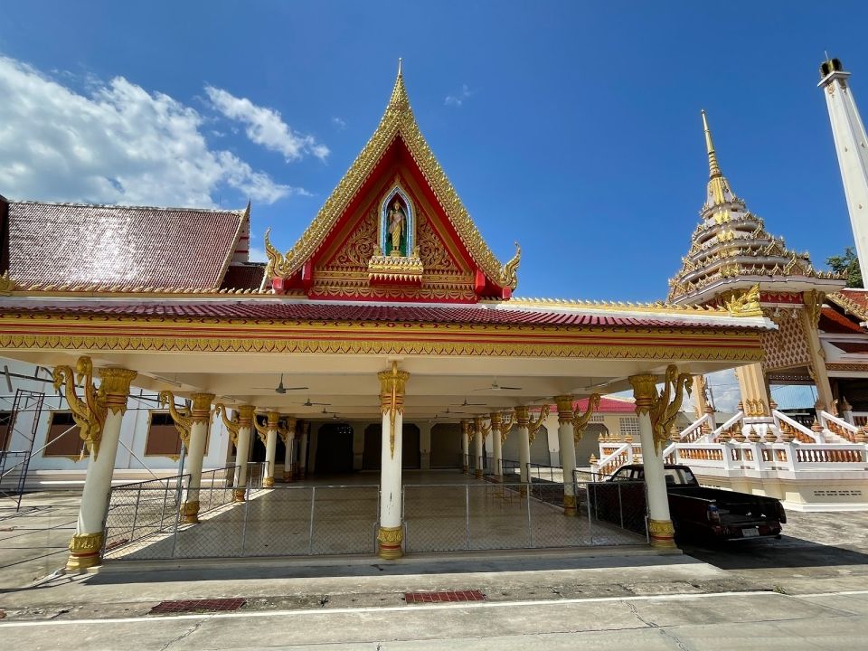 Храм Wat Huay Yai