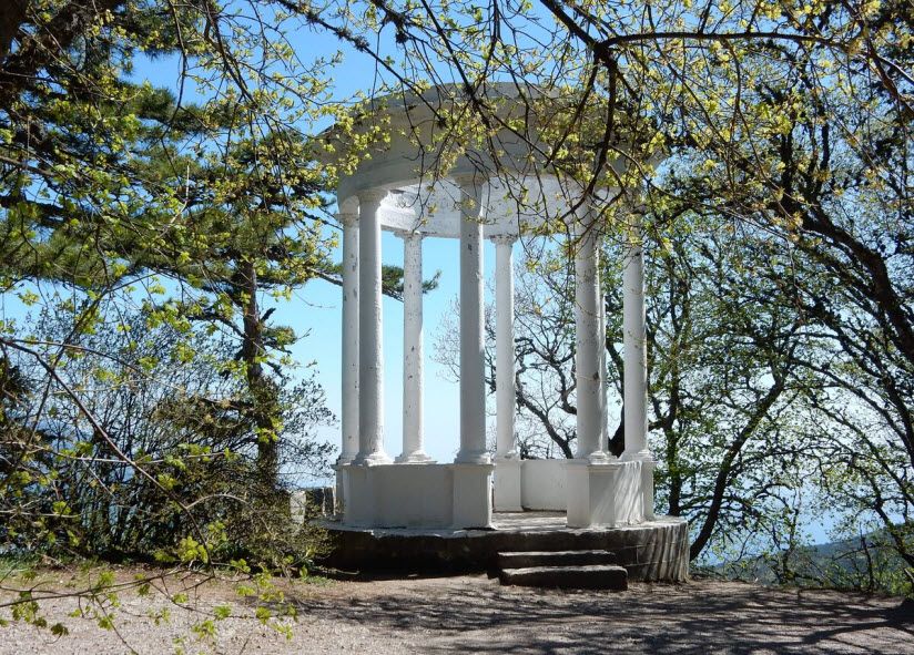 Серебряная беседка на Ай-Петри