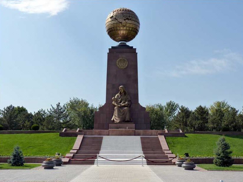 Монумент независимости Узбекистана