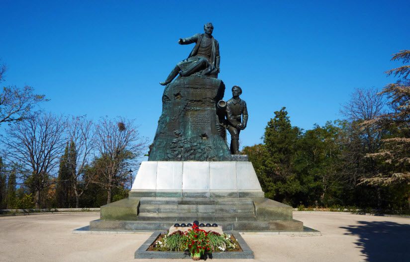 Памятник Корнилову В.А.