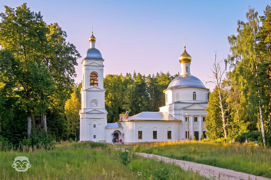 Космические фрески и именные колокола в храме д. Новоселово